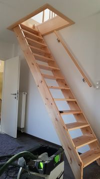 Treppe mit Treppenaugenverkleidung